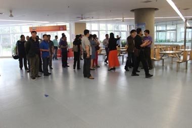 各地中小學(xué)領(lǐng)導(dǎo)參觀育才中學(xué)健力源餐廳 各地中小學(xué)領(lǐng)導(dǎo)參觀育才中學(xué)健力源餐廳