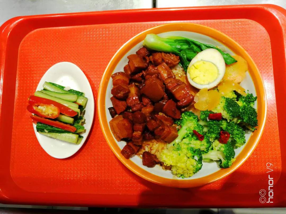 紅燒肉蓋飯 紅燒肉蓋飯