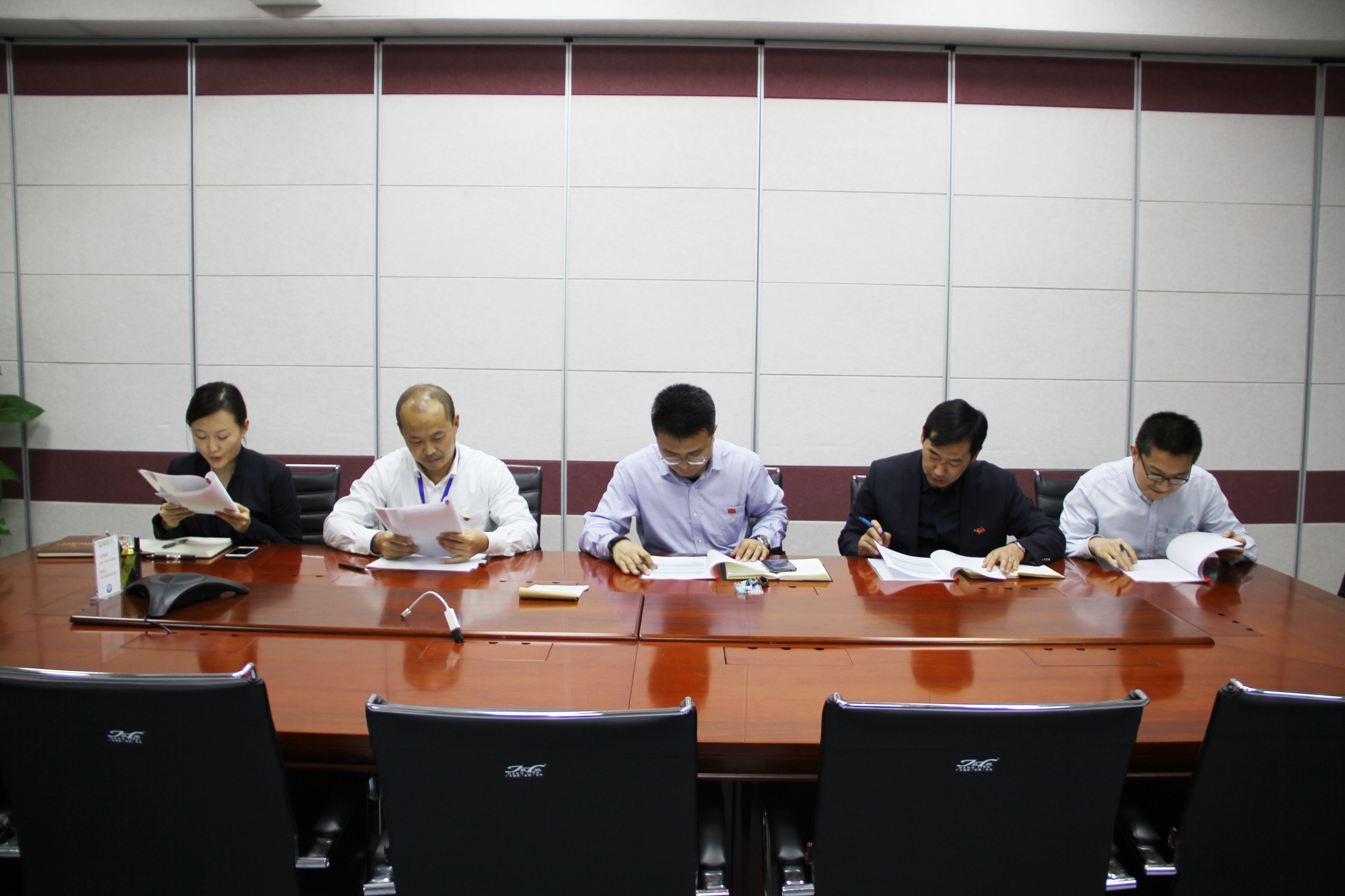 不忘初心，牢記使命——公司黨支部組織黨員學習十九大精神