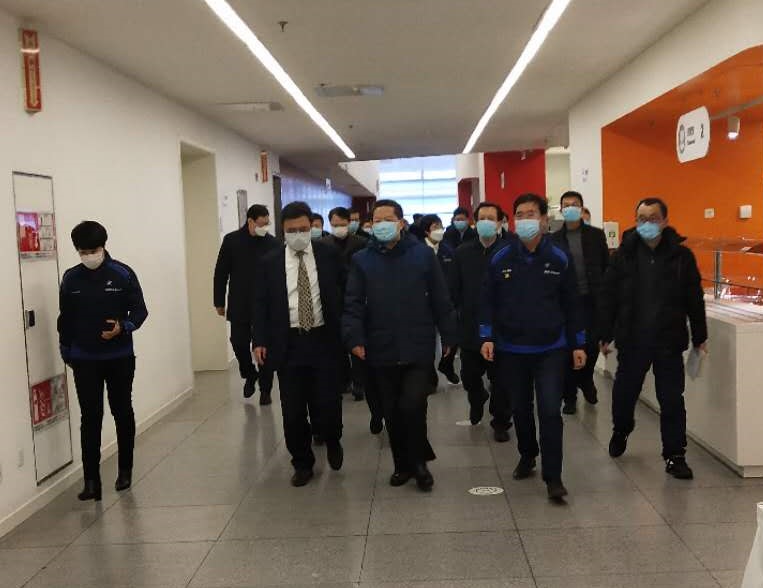 遼寧省省委書(shū)記陳求發(fā)蒞臨華晨寶馬鐵西工廠主餐廳視察防疫工作