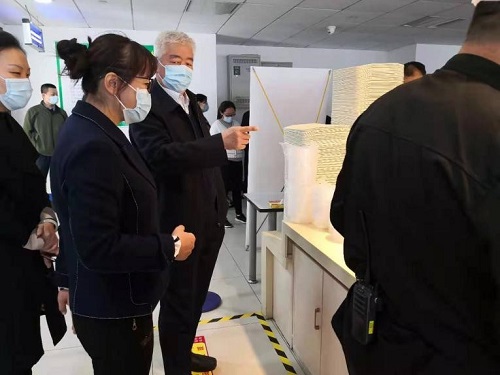 山東省直機(jī)關(guān)事務(wù)局宋培杰副局長一行蒞臨龍奧大廈餐廳檢查指導(dǎo)“厲行節(jié)約、反對(duì)浪費(fèi)”工作