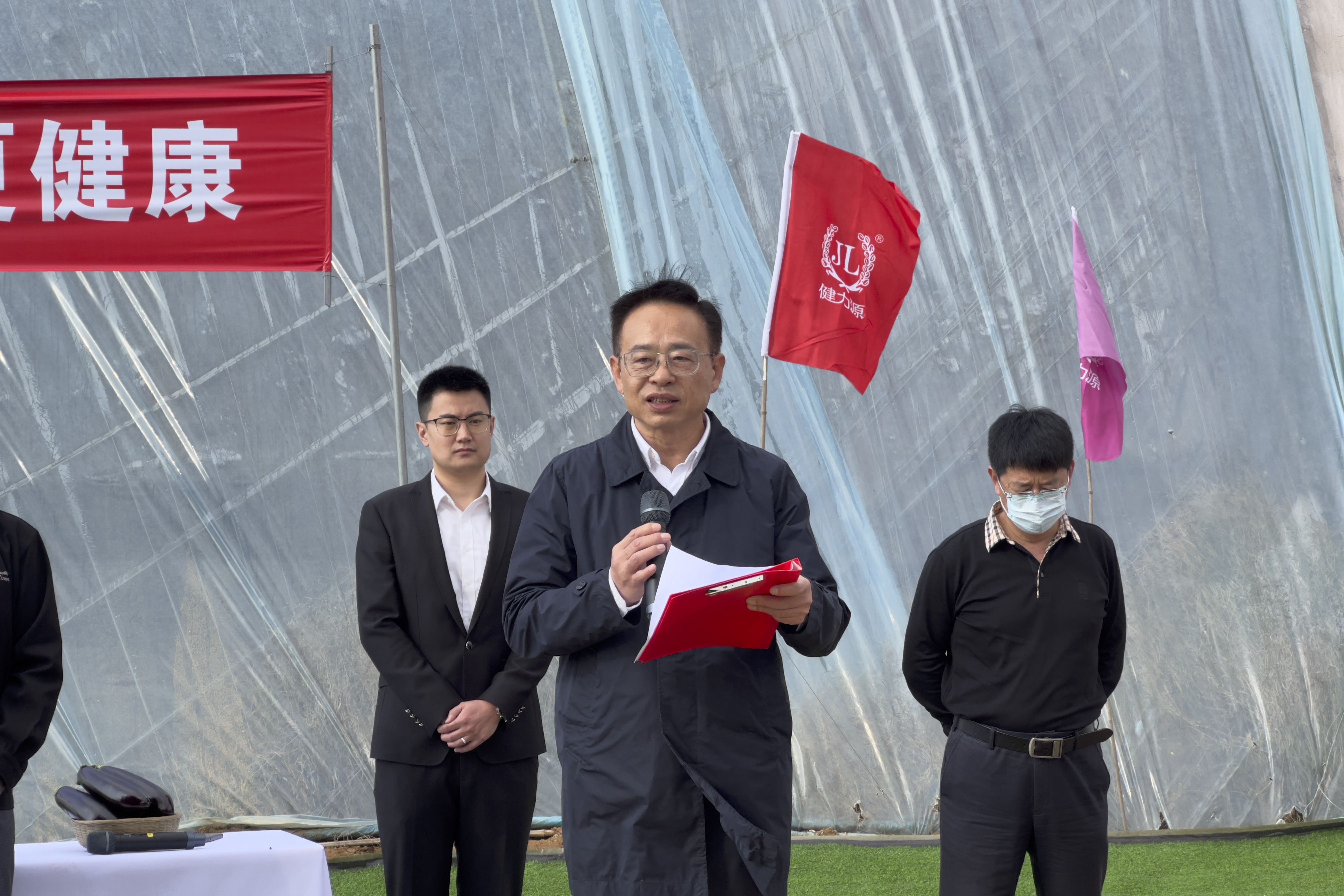 青島力源生態(tài)農(nóng)場太空蔬菜上市啦！